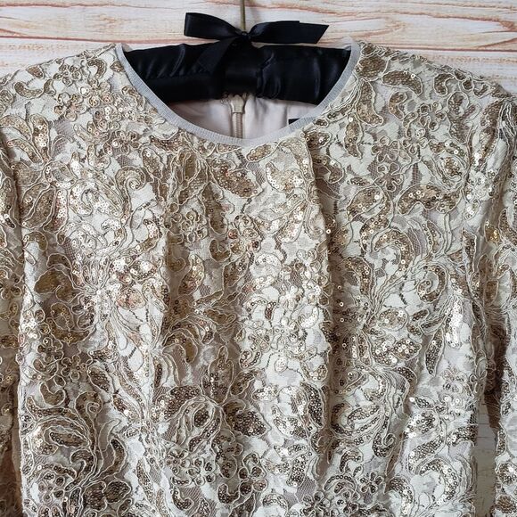 Betsy and Adam Sequined Lace Sheath Dress Bell Sleeves Gold Women's Size 4P - Picture 5 of 9